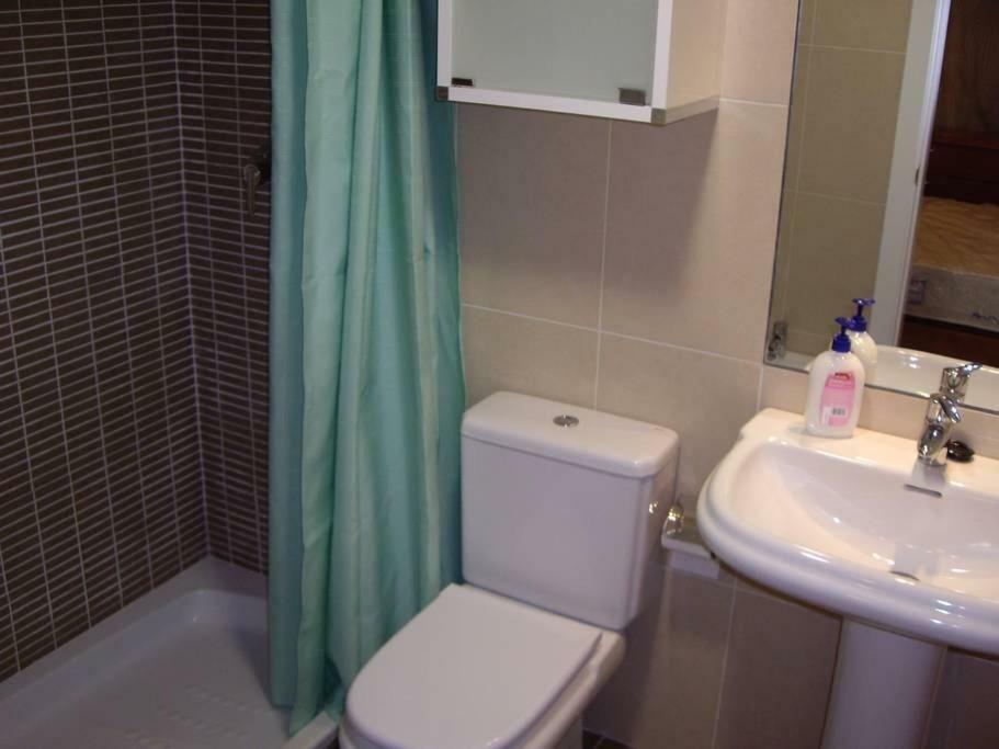 Apartment A / A 4Pax Near The Beach Малага Екстер'єр фото